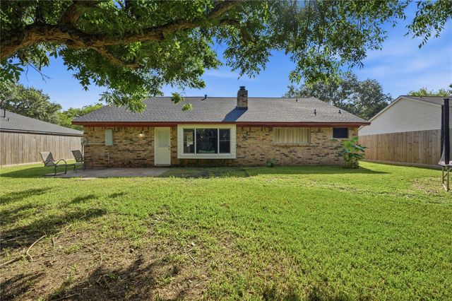 4850 Kentington Drive, Alvin, TX 77511