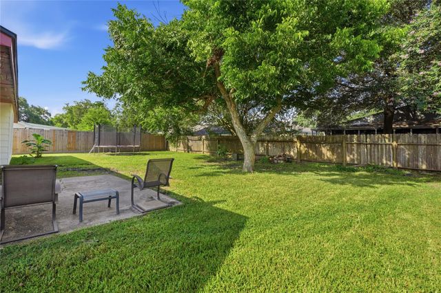 4850 Kentington Drive, Alvin, TX 77511
