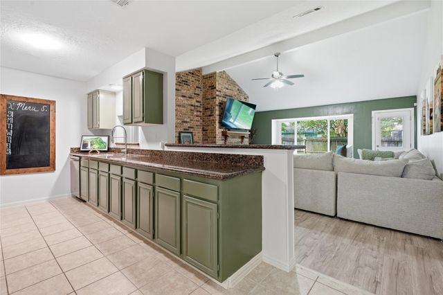 4850 Kentington Drive, Alvin, TX 77511