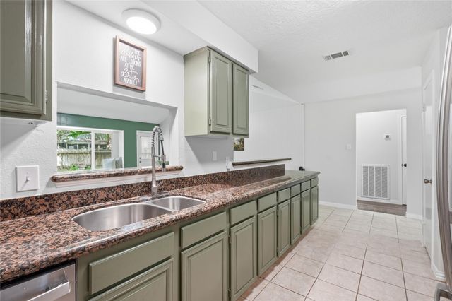4850 Kentington Drive, Alvin, TX 77511