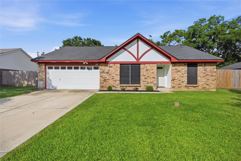4850 Kentington Drive, Alvin, TX 77511
