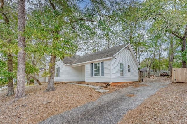 1724 Sandalwood Drive, Mobile, AL 36618