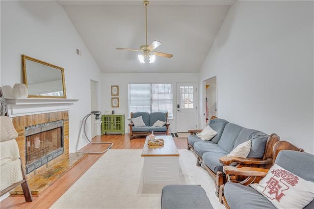 1724 Sandalwood Drive, Mobile, AL 36618