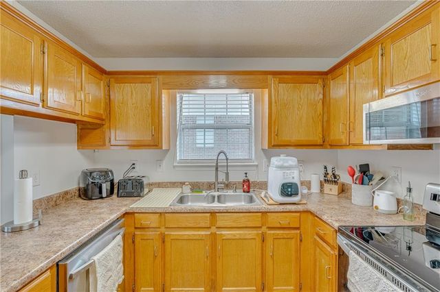 1724 Sandalwood Drive, Mobile, AL 36618