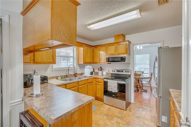 1724 Sandalwood Drive, Mobile, AL 36618