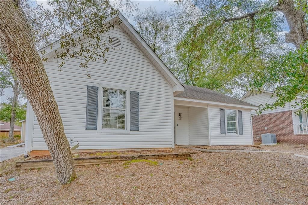 1724 Sandalwood Drive, Mobile, AL 36618