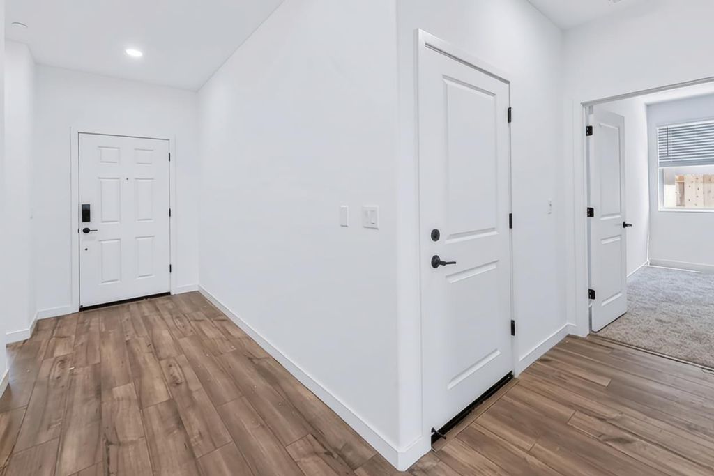 Image 13 of property listing at 617 Victoria Avenue # 201, Chowchilla, CA 93610
