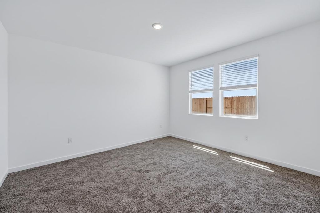 Image 23 of property listing at 617 Victoria Avenue # 201, Chowchilla, CA 93610