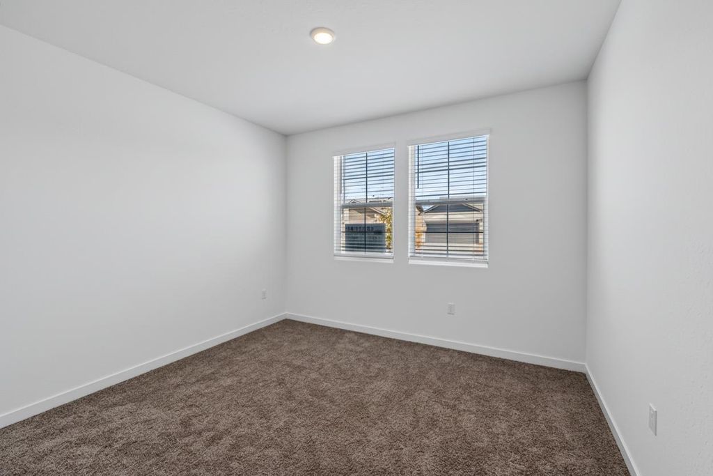 Image 3 of property listing at 617 Victoria Avenue # 201, Chowchilla, CA 93610