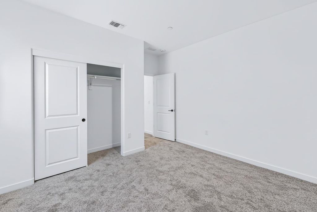Image 6 of property listing at 617 Victoria Avenue # 201, Chowchilla, CA 93610