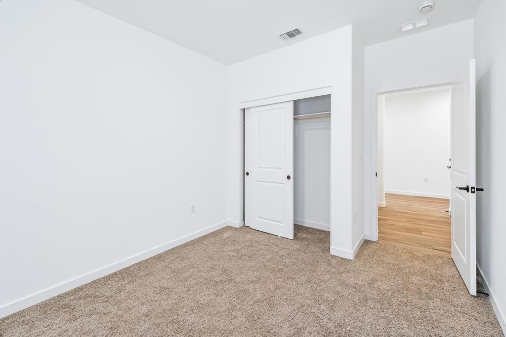 Image 8 of property listing at 617 Victoria Avenue # 201, Chowchilla, CA 93610