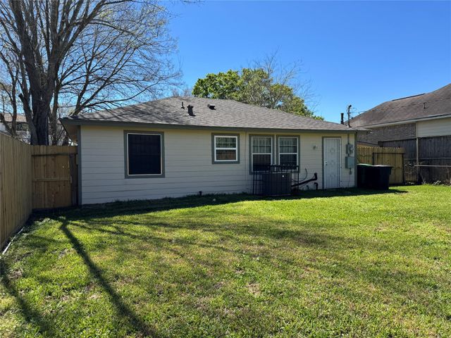 5125 Ricky Street, Houston, TX 77033