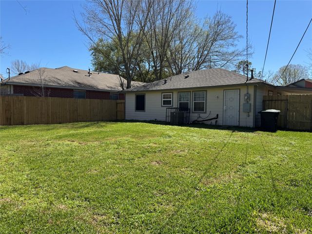 5125 Ricky Street, Houston, TX 77033