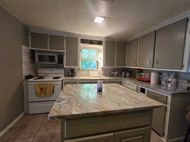 2503 SW J AVE, Lawton, OK 73505
