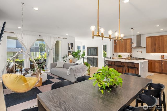 7803 NE 123rd Court, Kirkland, WA 98034