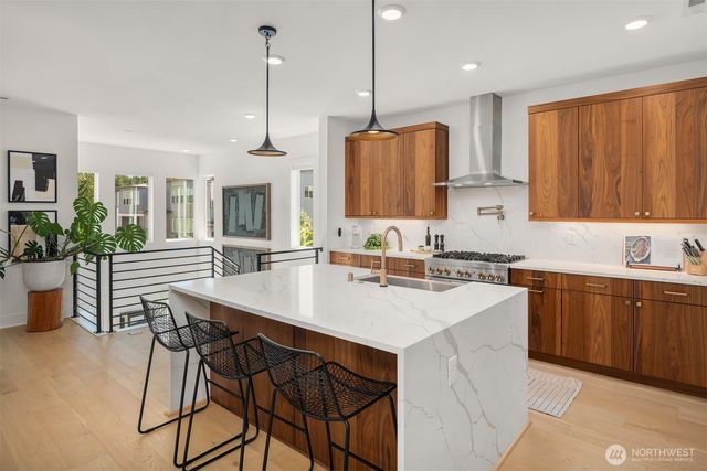 7803 NE 123rd Court, Kirkland, WA 98034
