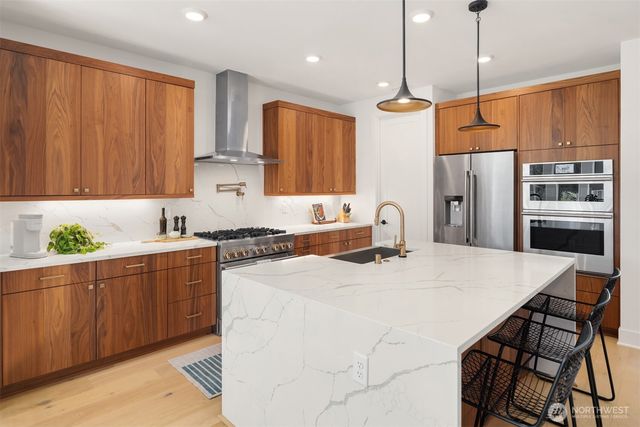 7803 NE 123rd Court, Kirkland, WA 98034