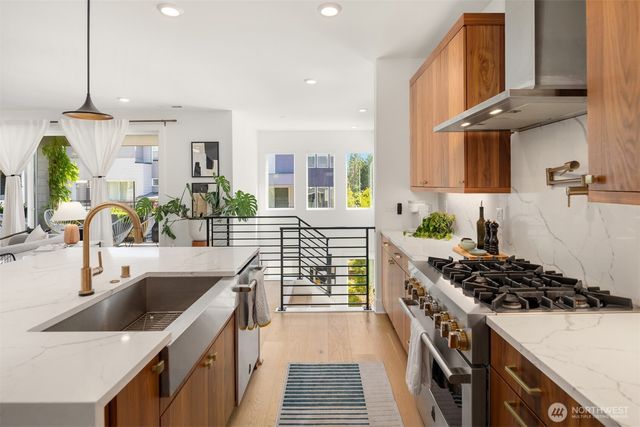 7803 NE 123rd Court, Kirkland, WA 98034