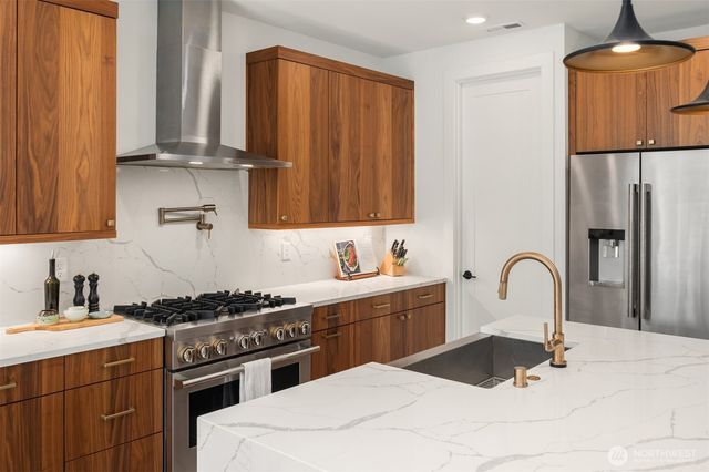 7803 NE 123rd Court, Kirkland, WA 98034