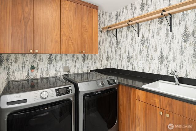 7803 NE 123rd Court, Kirkland, WA 98034