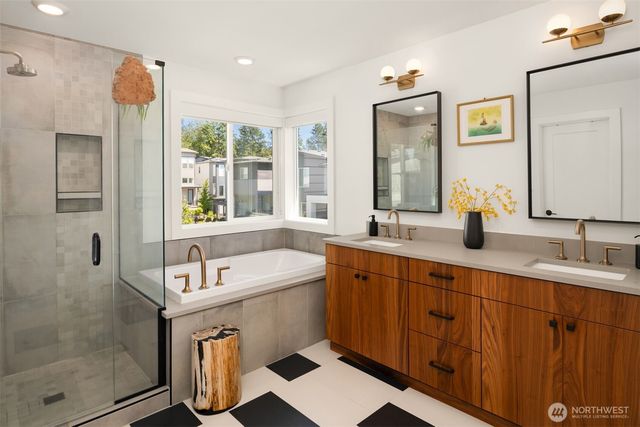 7803 NE 123rd Court, Kirkland, WA 98034
