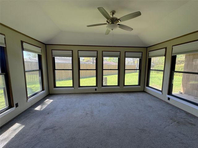 53 Pin Oak Court, Lake Jackson, TX 77566