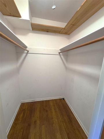 53 Pin Oak Court, Lake Jackson, TX 77566