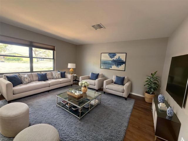 53 Pin Oak Court, Lake Jackson, TX 77566