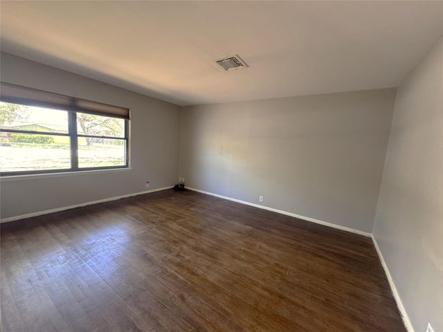 53 Pin Oak Court, Lake Jackson, TX 77566