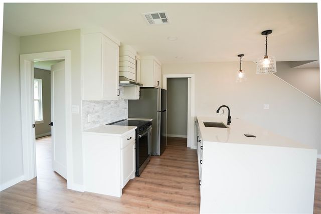 705 S 15th, Waco, TX 76706