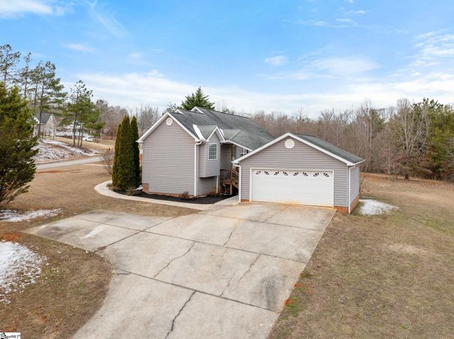 101 Oak Leaf Court, Pickens, SC 29671