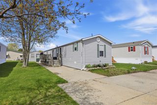 20689 Seneca Drive, Clinton Charter Township, MI 48036