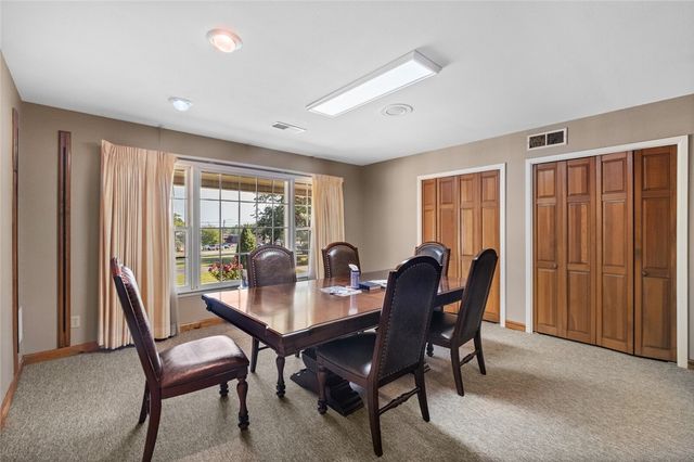 1400 W Locust Street, Stilwell, OK 74960