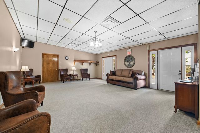 1400 W Locust Street, Stilwell, OK 74960