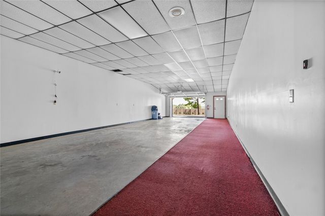 1400 W Locust Street, Stilwell, OK 74960