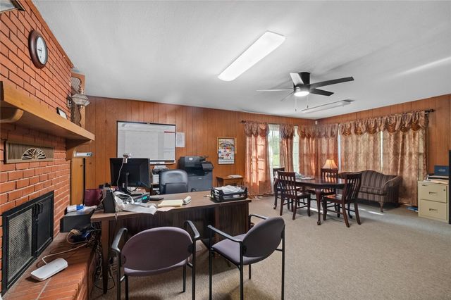 1400 W Locust Street, Stilwell, OK 74960