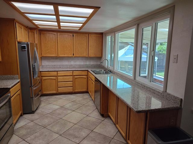 505 Broderick Ave, Modesto, CA 95350