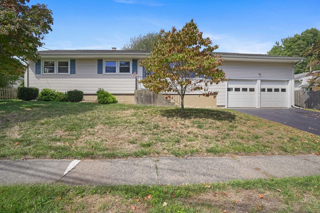 270 Oakwood Drive, Fairfield, CT 06824