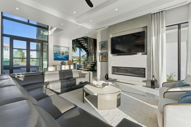 1271 NE Langford Lane, Jensen Beach, FL 34957