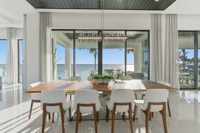 1271 NE Langford Lane, Jensen Beach, FL 34957