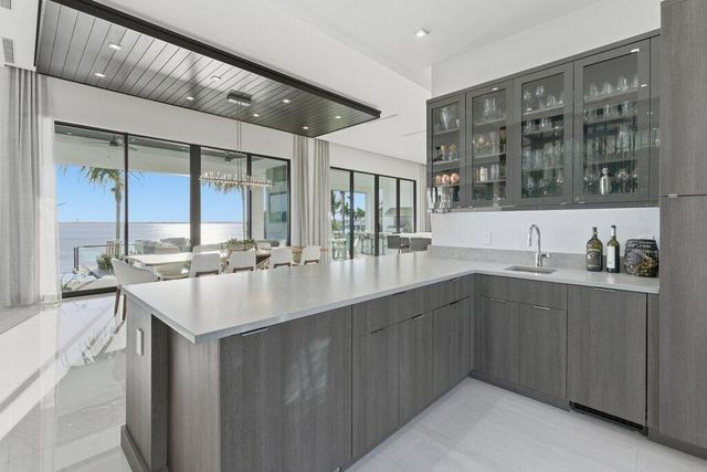 1271 NE Langford Lane, Jensen Beach, FL 34957