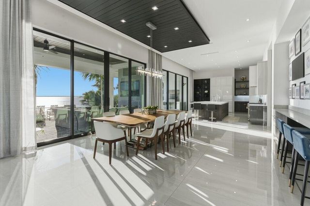 1271 NE Langford Lane, Jensen Beach, FL 34957