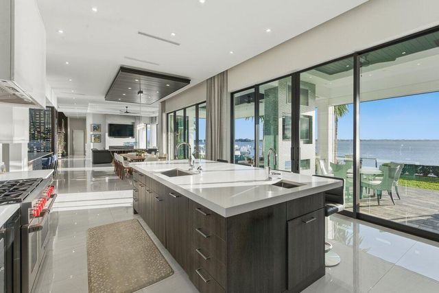 1271 NE Langford Lane, Jensen Beach, FL 34957