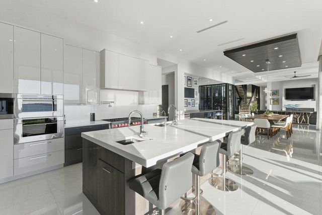 1271 NE Langford Lane, Jensen Beach, FL 34957