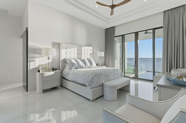 1271 NE Langford Lane, Jensen Beach, FL 34957