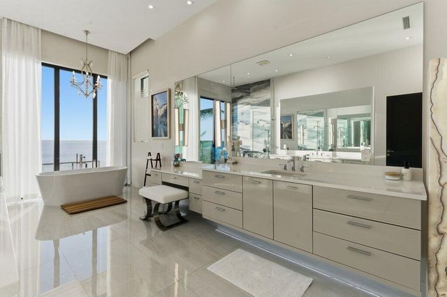 1271 NE Langford Lane, Jensen Beach, FL 34957