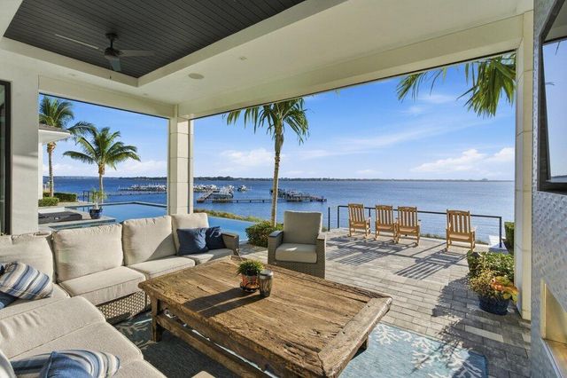 1271 NE Langford Lane, Jensen Beach, FL 34957