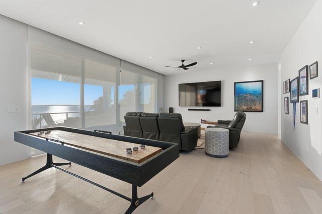 1271 NE Langford Lane, Jensen Beach, FL 34957