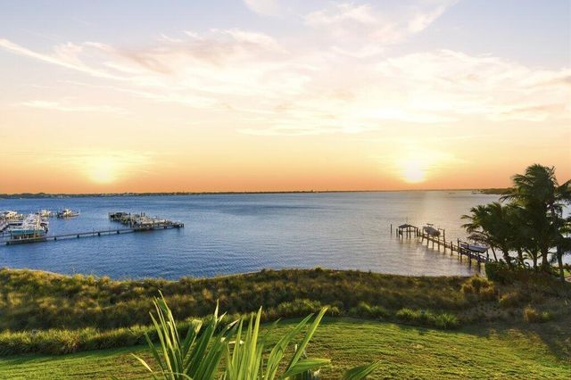 1271 NE Langford Lane, Jensen Beach, FL 34957