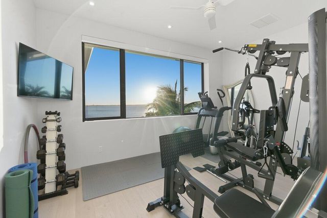 1271 NE Langford Lane, Jensen Beach, FL 34957